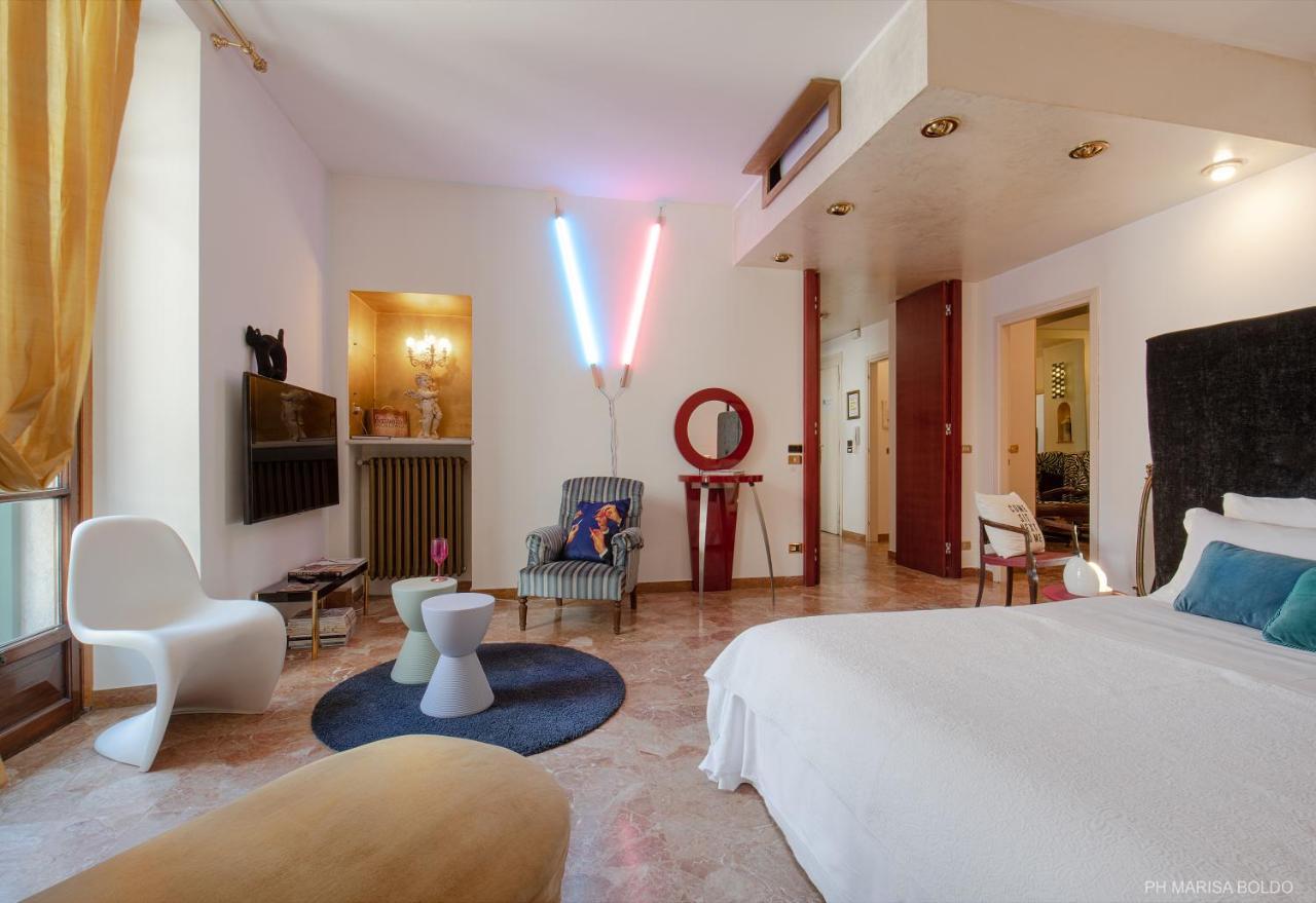 Billie'S Flat Red - Art & Design Apt In Verona Historic Centre Exterior foto