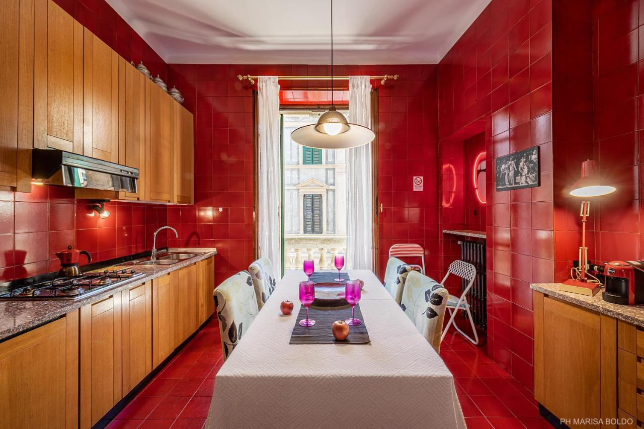 Billie'S Flat Red - Art & Design Apt In Verona Historic Centre Exterior foto