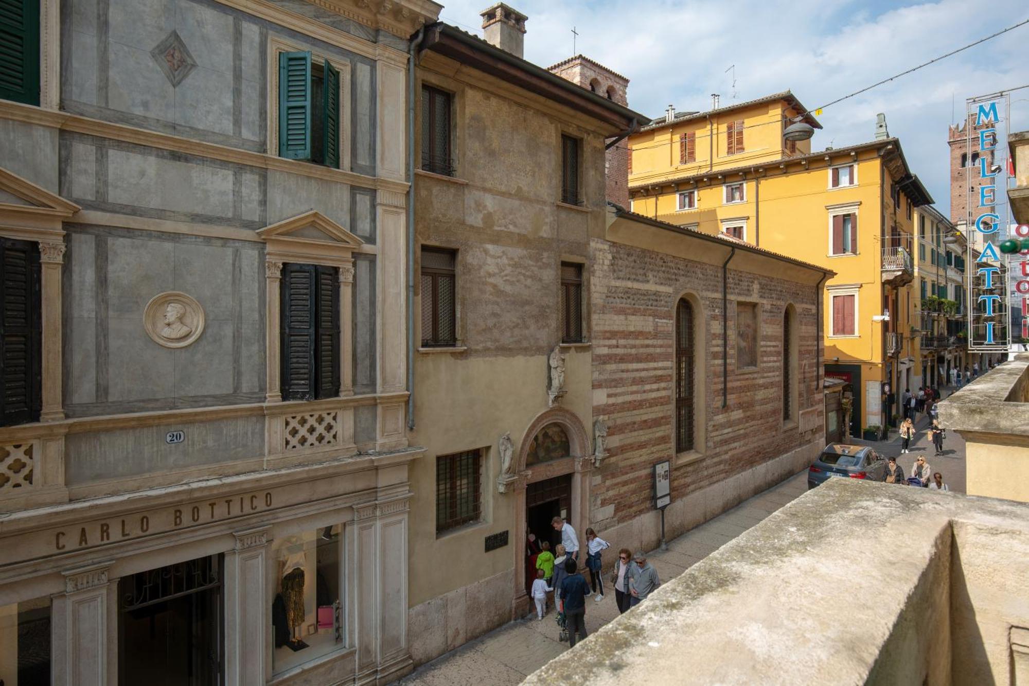 Billie'S Flat Red - Art & Design Apt In Verona Historic Centre Exterior foto